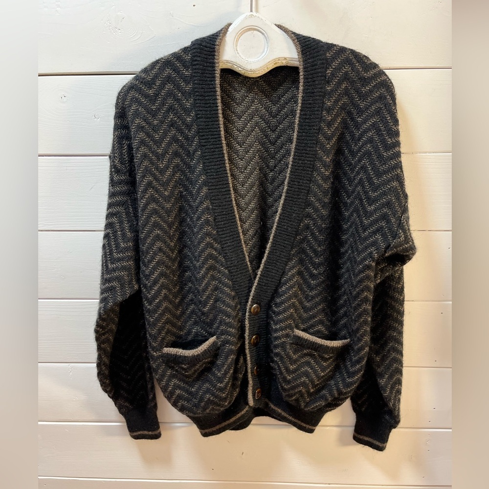 CACHAREL Grey & Beige Chevron Knit Cardigan – Size M